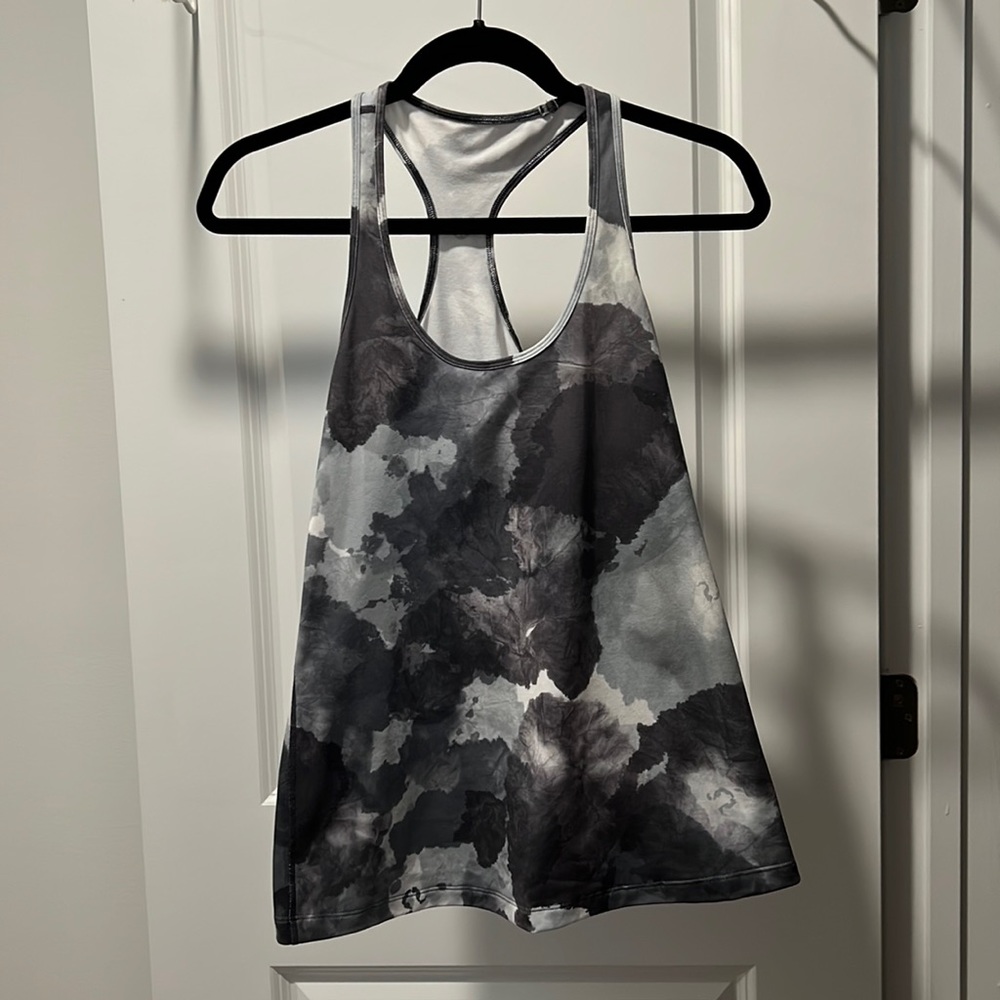 Lululemon Cool Racerback, size 8